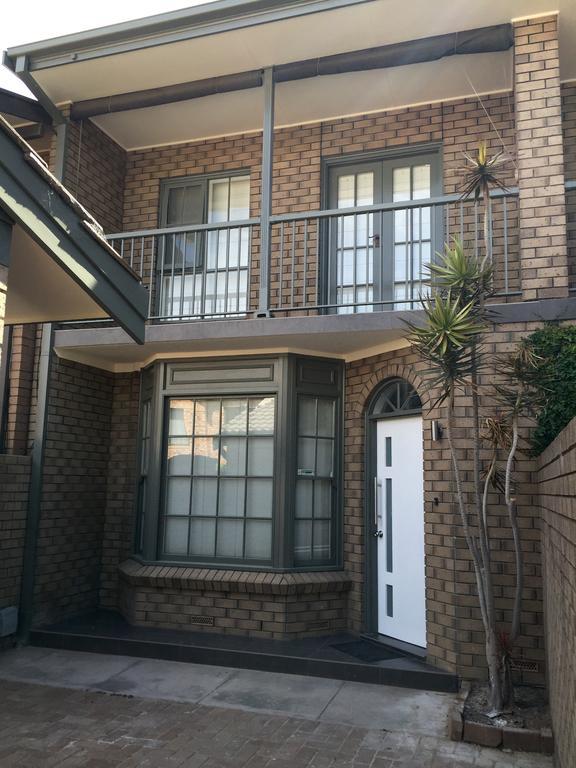 Chic Townhouse In North Adelaide Villa Bagian luar foto